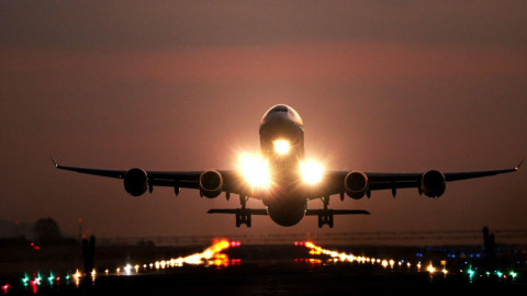 imagem capa Dicas para uma viagem mais segura ao viajar de avião