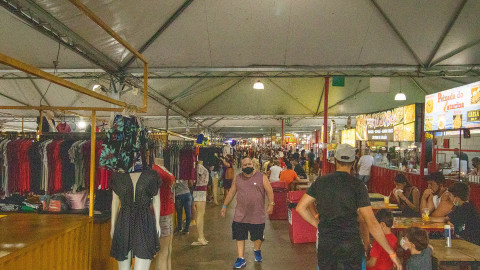  Feira do Luar | Tradição de mais de 20 anos em Caldas Novas Goiás