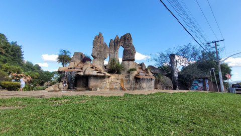 Monumento das Águas na entrada de Caldas Novas 